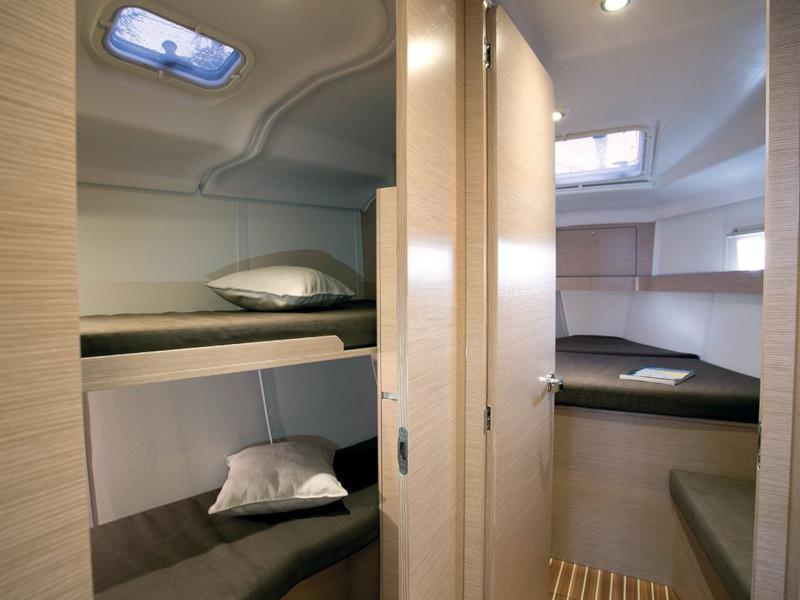 Book yachts online - sailboat - Elan 45 Impression - 3 cabin version - DaVinci - rent