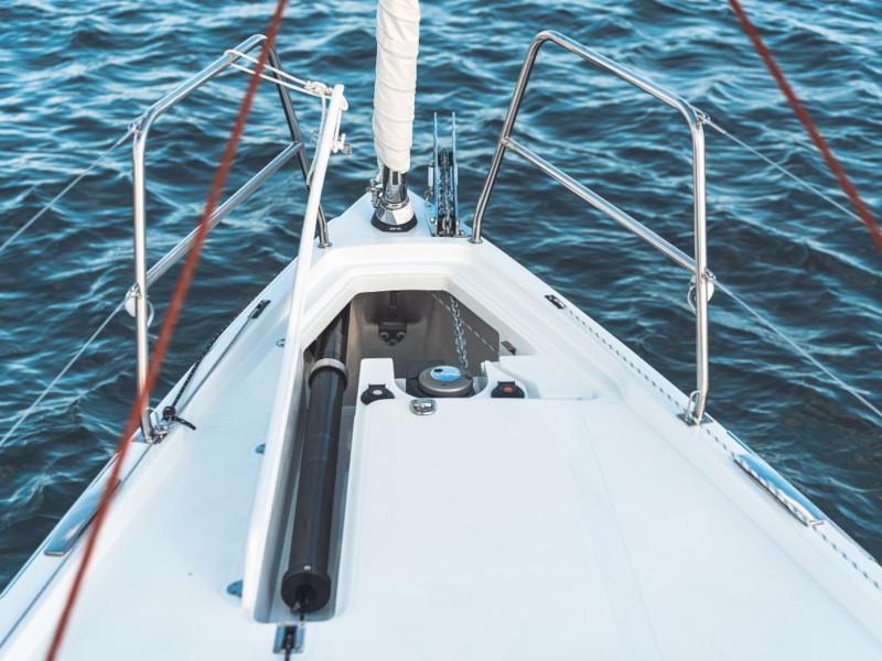Book yachts online - sailboat - Elan E4 - Dolphin - rent