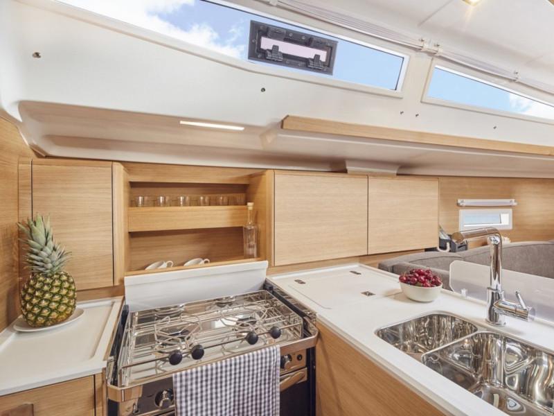Book yachts online - sailboat - Elan E4 - Alisa - rent