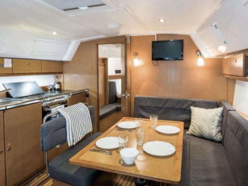 Book yachts online - sailboat - Bavaria 40 Cruiser S - B 52 - rent