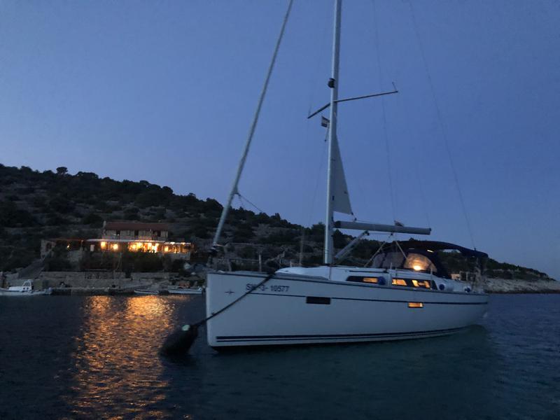 Book yachts online - sailboat - Bavaria Cruiser 37 - Baby Panda - rent