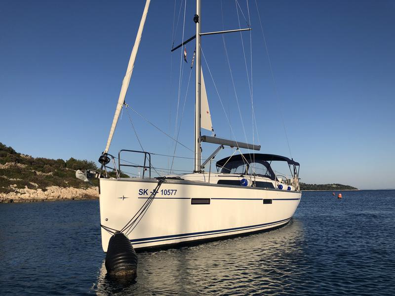 Book yachts online - sailboat - Bavaria Cruiser 37 - Baby Panda - rent