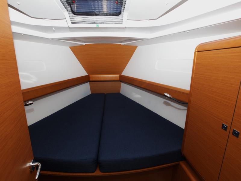 Book yachts online - sailboat - Sun Odyssey 439 - James - rent