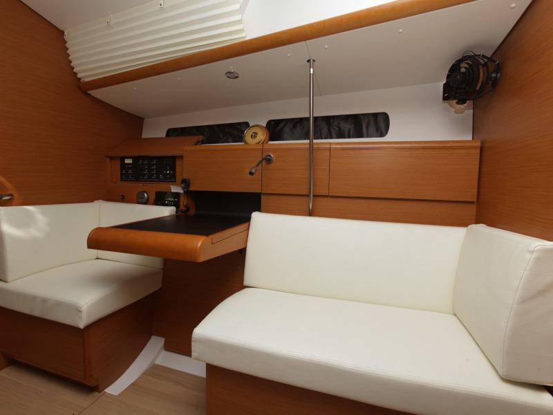 Book yachts online - sailboat - Sun Odyssey 439 - Cristoforo - rent