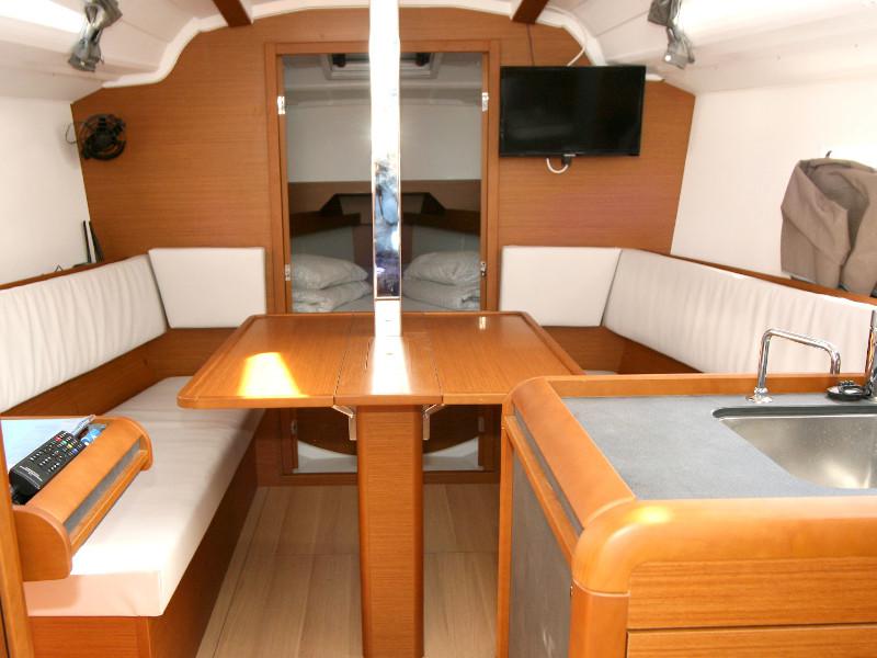 Book yachts online - sailboat - Sun Odyssey 349 - 2 Cab - Antonija - rent