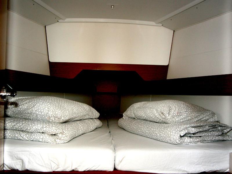Book yachts online - sailboat - Sun Odyssey 349 - 2 Cab - Antonija - rent