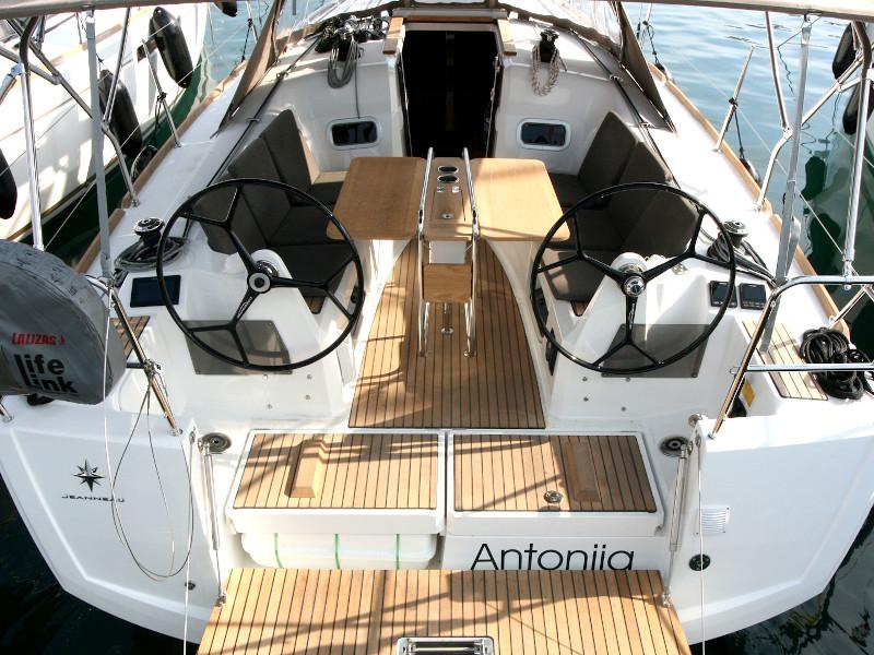 Book yachts online - sailboat - Sun Odyssey 349 - 2 Cab - Antonija - rent