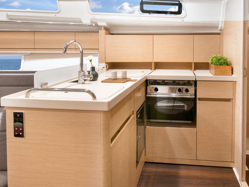 Book yachts online - sailboat - Hanse 418 - Seahawk - rent