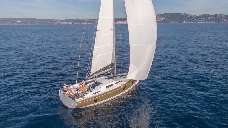 Book yachts online - sailboat - Hanse 418 - Seahawk - rent