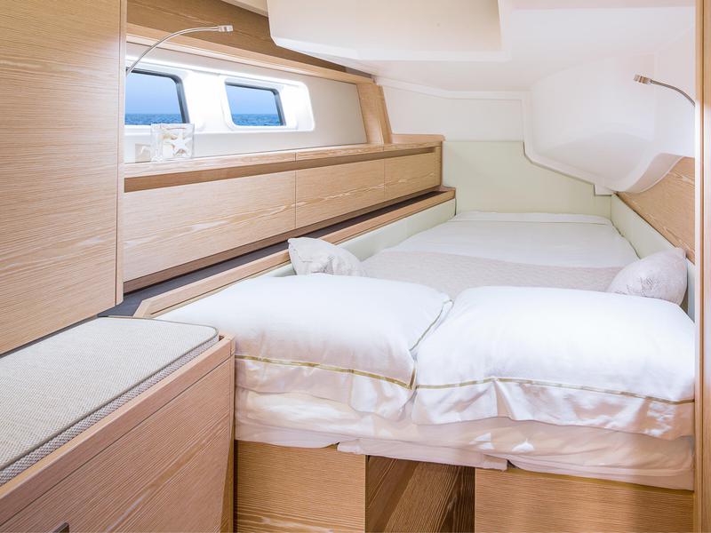 Book yachts online - sailboat - Hanse 588 - JOANNA - rent