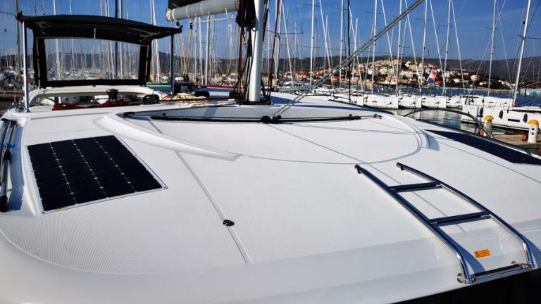 Book yachts online - catamaran - Lagoon 40 - Vaiana - rent