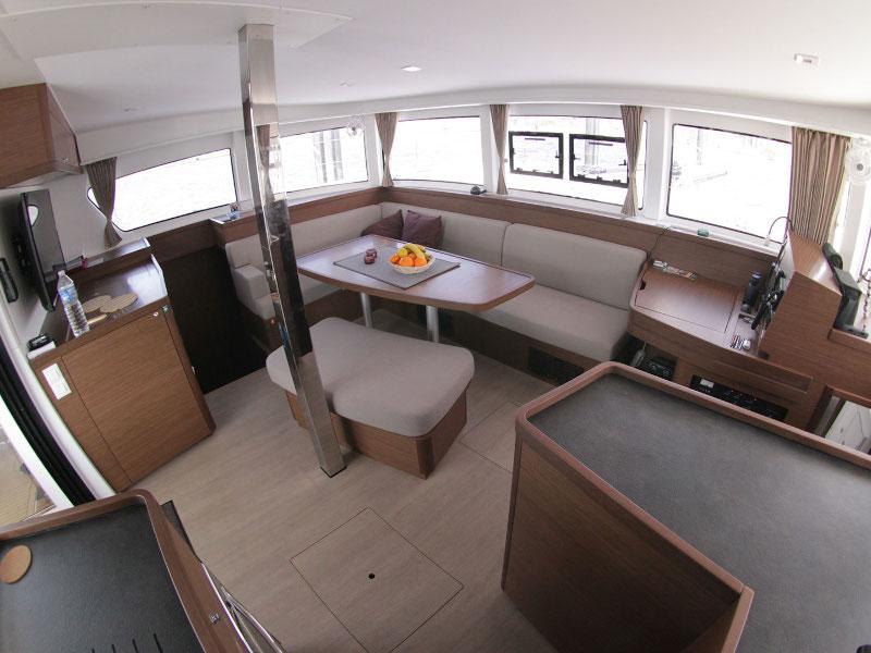 Book yachts online - catamaran - Lagoon 42 - 3 cab - Titus - rent