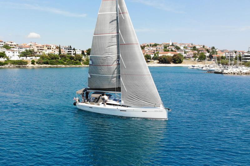 Book yachts online - sailboat - Dehler 42 - Vivid - rent