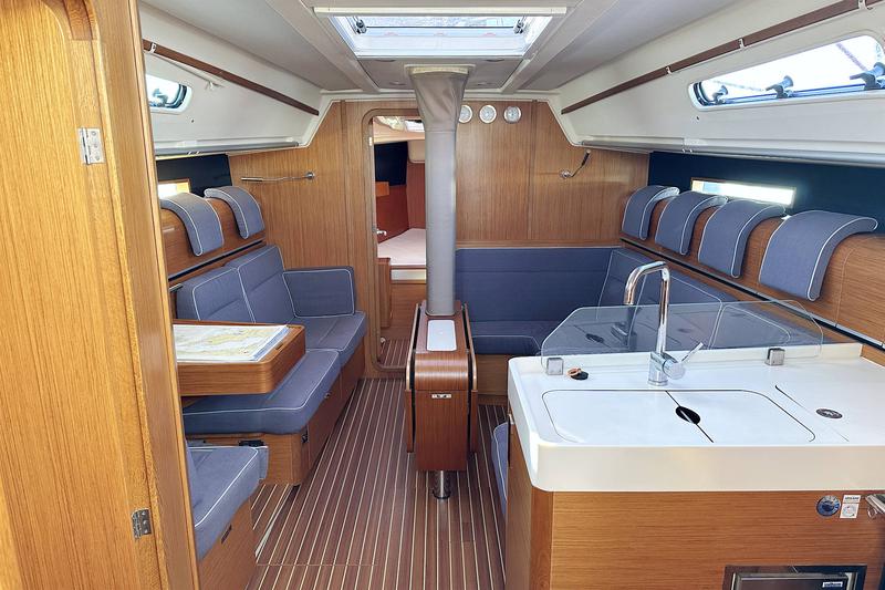 Book yachts online - sailboat - Dehler 42 - Vivid - rent