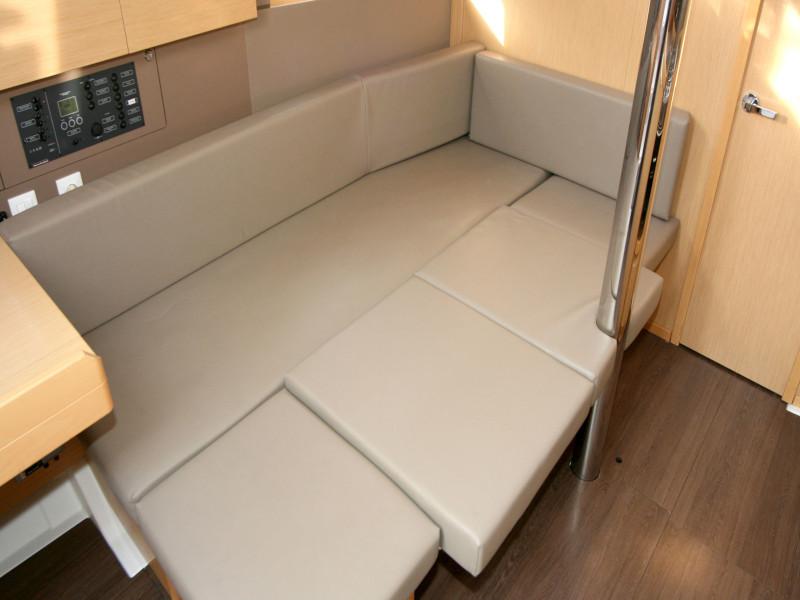 Book yachts online - sailboat - Oceanis 38 - Olli - rent