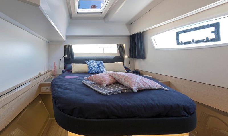 Book yachts online - catamaran - Astréa 42.3 - Calypso - rent