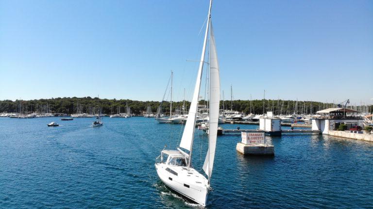 Book yachts online - sailboat - Oceanis 41.1 - Pauline - rent