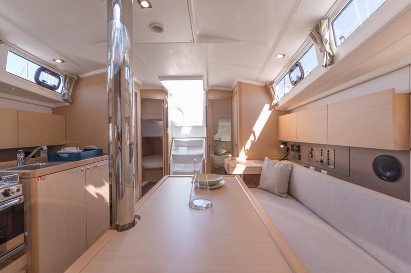 Book yachts online - sailboat - Oceanis 38.1 - Lukas - rent