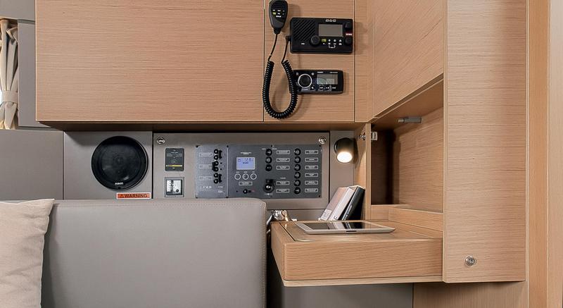 Book yachts online - sailboat - Oceanis 38.1 - Lukas - rent