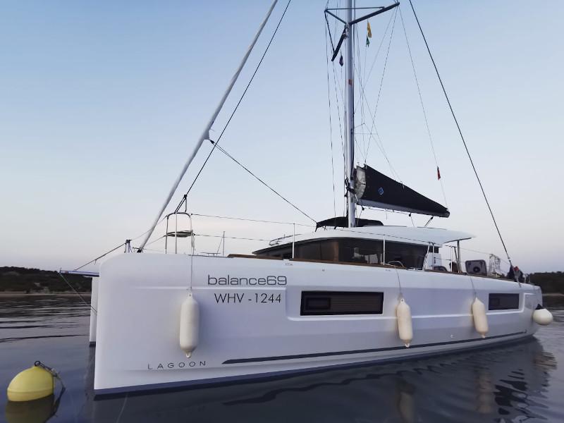 Book yachts online - catamaran - Lagoon 40 - Balance 69 - rent
