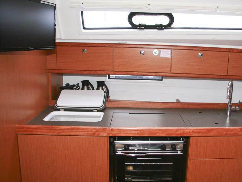 Book yachts online - sailboat - Bavaria Cruiser 41 - Maestral - rent