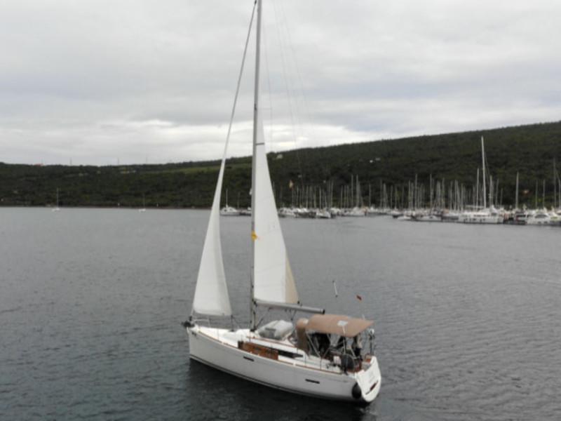 Book yachts online - sailboat - Sun Odyssey 389 - Sissi - rent