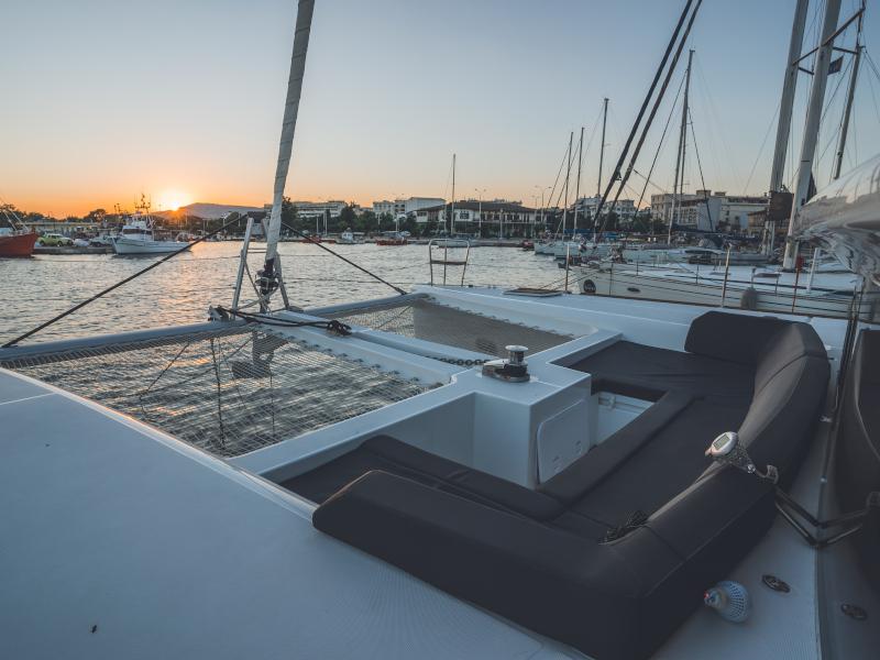 Book yachts online - catamaran - Lagoon 450  Flybridge - Alkyone - rent