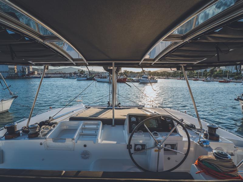 Book yachts online - catamaran - Lagoon 450  Flybridge - Alkyone - rent