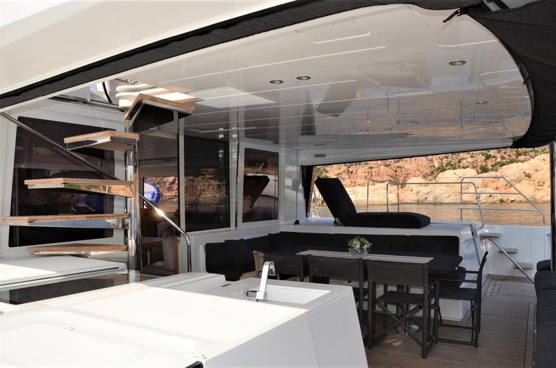 Book yachts online - catamaran - Lagoon 560 S2 - Taipan - rent