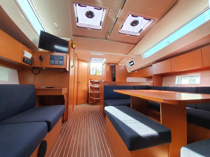 Book yachts online - sailboat - Bavaria C45 - Blue Diamond - rent