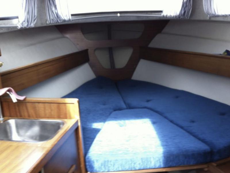 Book yachts online - motorboat - Albin 25 - Gota 1 - rent