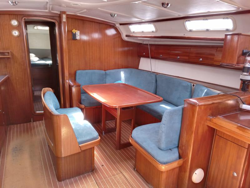 Book yachts online - sailboat - Bavaria 44 - Hellenic Sky - rent