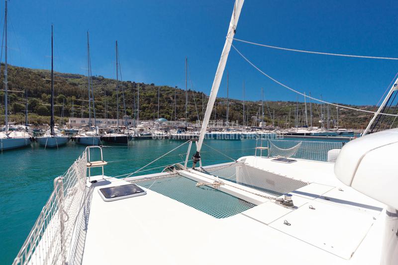 Book yachts online - catamaran - Lagoon 42 - Frangy (New 2021) - rent