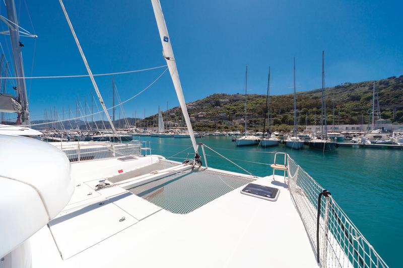 Book yachts online - catamaran - Lagoon 42 - Frangy (New 2021) - rent