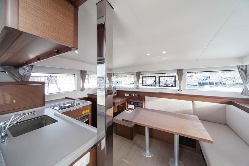 Book yachts online - catamaran - Lagoon 40 (2020) - FELU' - rent