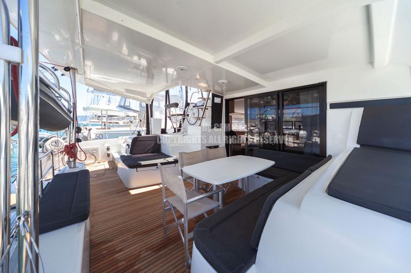 Book yachts online - catamaran - Lagoon 42 - SHARANDA - rent