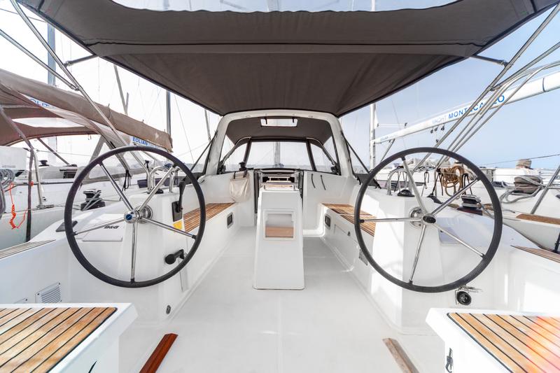 Book yachts online - sailboat - Oceanis 38.1 - Dollie - rent