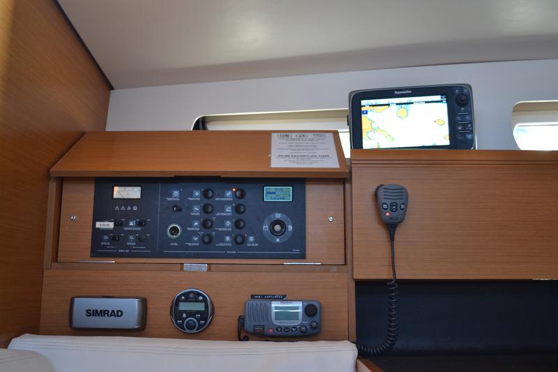Book yachts online - sailboat - Sun Odyssey 439 - Triada / bow-thruster, solar panels, electric WC - rent