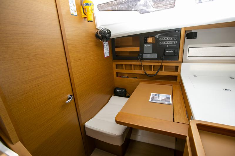 Book yachts online - sailboat - Sun Odyssey 440 - SOD440 - rent