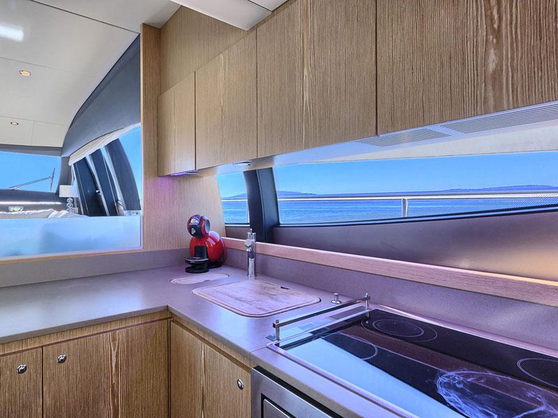 Book yachts online - motorboat - Ferretti 620 - Kimon - rent