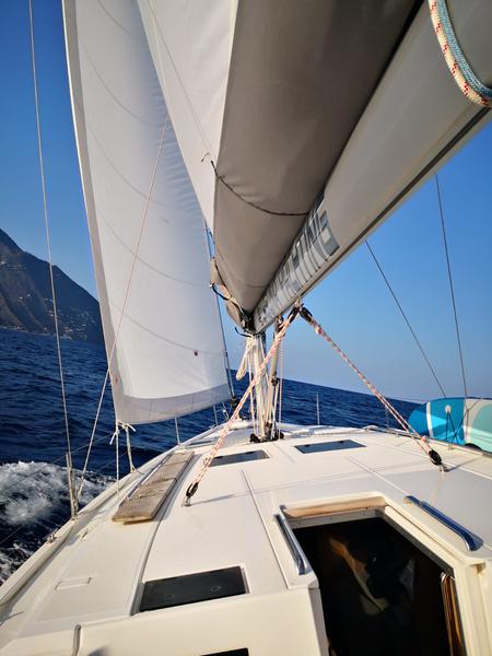 Book yachts online - sailboat - Bavaria C45 - Red Horizon - rent