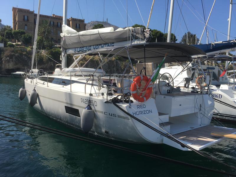 Book yachts online - sailboat - Bavaria C45 - Red Horizon - rent
