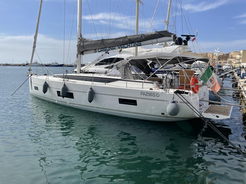 Book yachts online - sailboat - Bavaria C45 - Red Horizon - rent