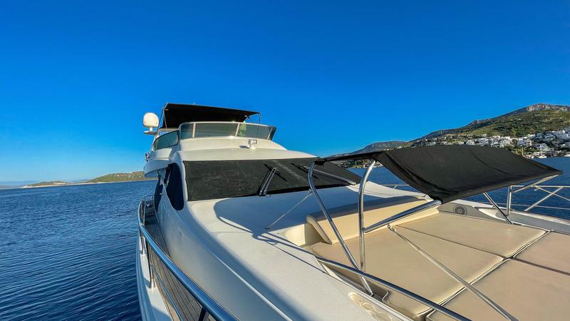 Book yachts online - motorboat - Azimut 75 Fly - Boreas - rent