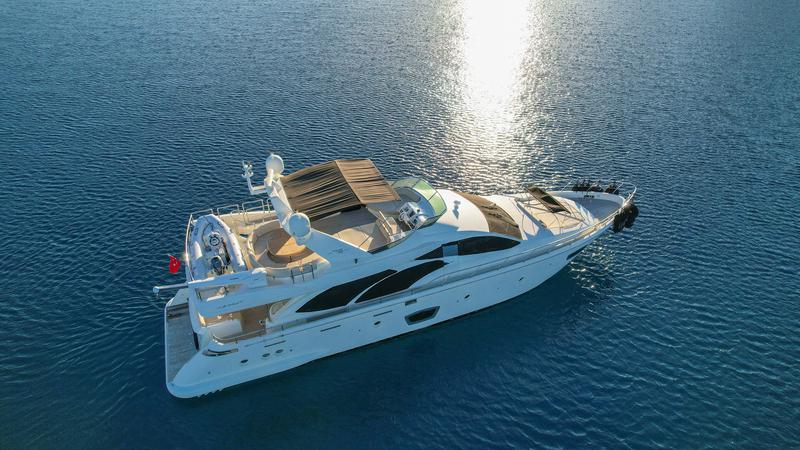 Book yachts online - motorboat - Azimut 75 Fly - Boreas - rent