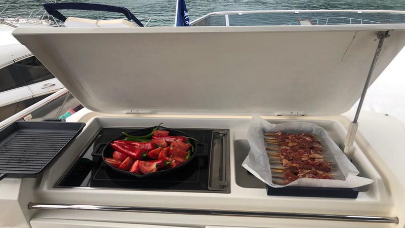 Book yachts online - motorboat - Galeon 640 Fly - Melissa My Angel - rent
