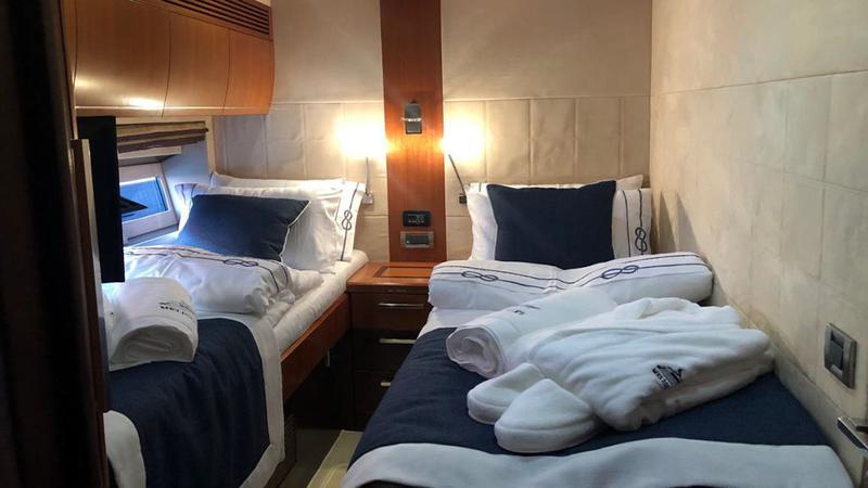 Book yachts online - motorboat - Galeon 640 Fly - Melissa My Angel - rent