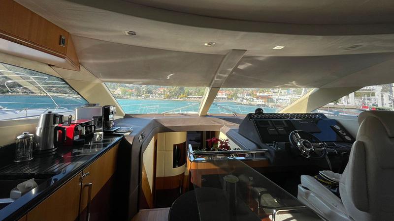 Book yachts online - motorboat - Galeon 640 Fly - Melissa My Angel - rent