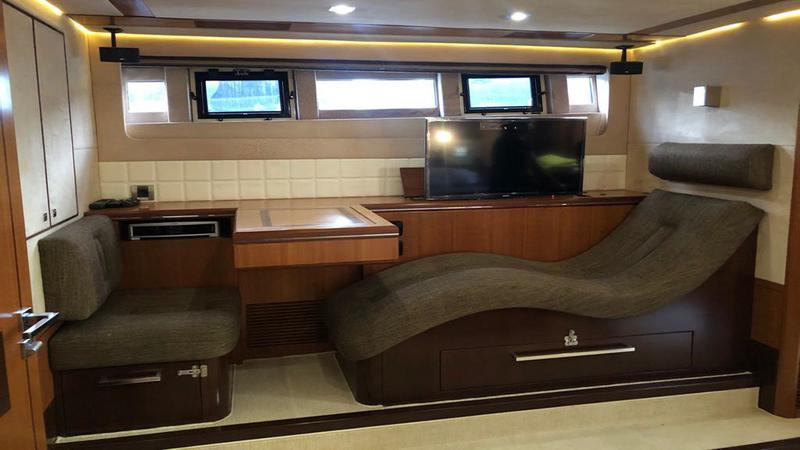 Book yachts online - motorboat - Galeon 640 Fly - Melissa My Angel - rent