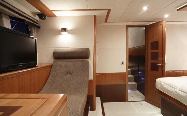 Book yachts online - motorboat - Galeon 640 Fly - Melissa My Angel - rent